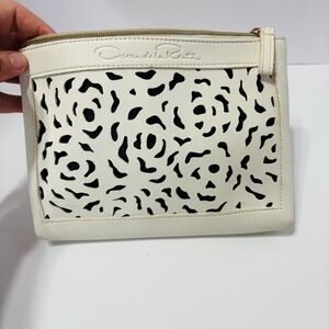 Oscar de la Renta Black and White Floral Make Up Bage